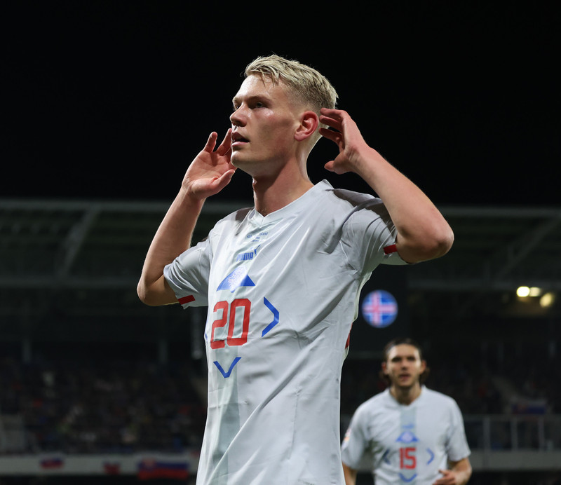 Hjá FCK hefur hann staðið sig virkilega vel. Í september í fyrra fékk hann svo kallið í A-landsliðið og var fljótur að koma sér á blað þar.