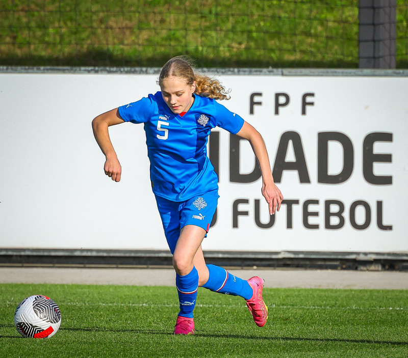 Myndaveisla 1: U15 tapaði gegn Portúgal í fyrradag