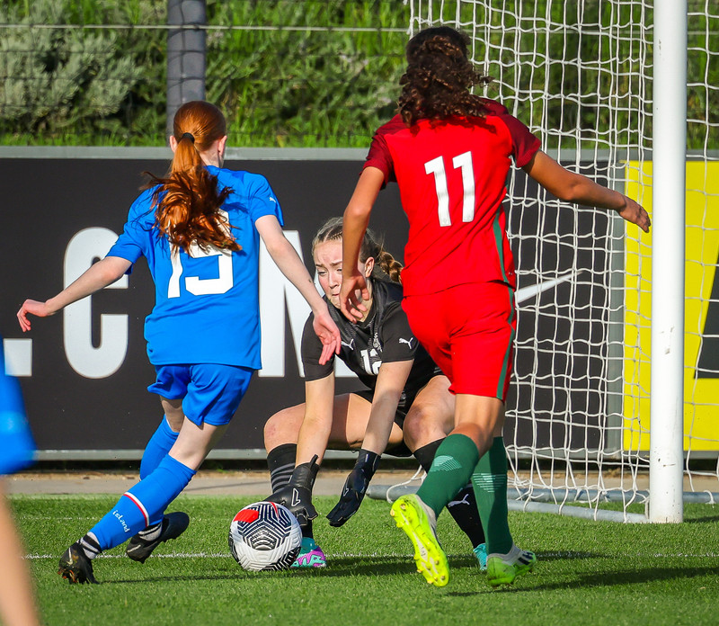 Myndaveisla 1: U15 tapaði gegn Portúgal í fyrradag