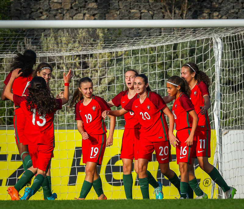 Myndaveisla 1: U15 tapaði gegn Portúgal í fyrradag