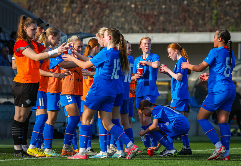 Myndaveisla 1: U15 tapaði gegn Portúgal í fyrradag