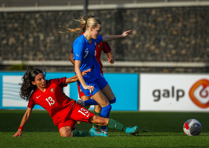 Myndaveisla 1: U15 tapaði gegn Portúgal í fyrradag