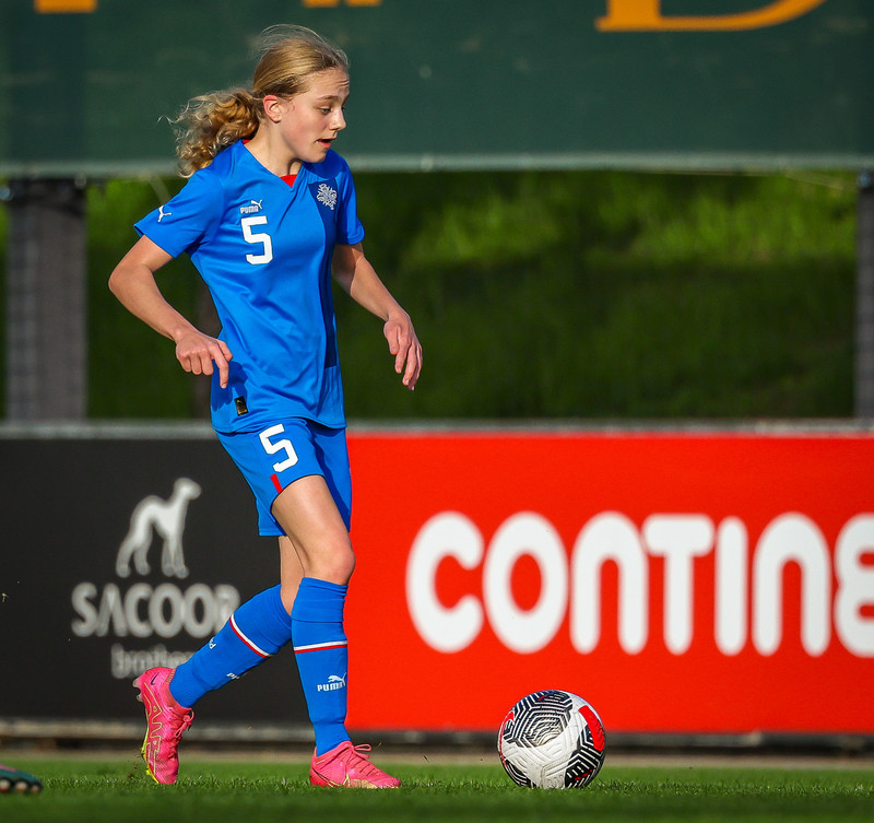 Myndaveisla 1: U15 tapaði gegn Portúgal í fyrradag