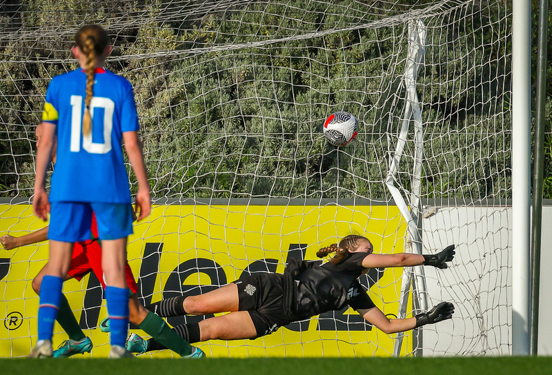 Myndaveisla 1: U15 tapaði gegn Portúgal í fyrradag