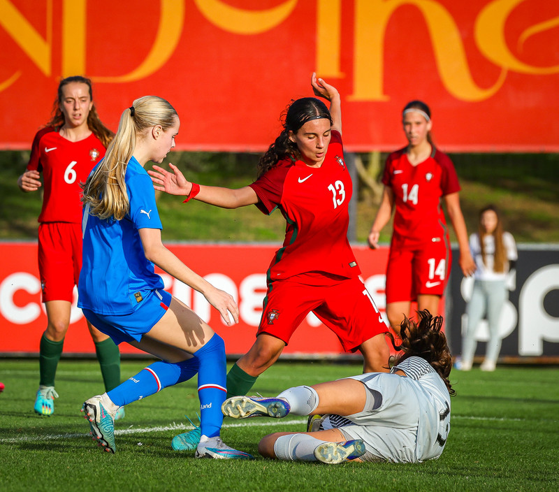 Myndaveisla 1: U15 tapaði gegn Portúgal í fyrradag