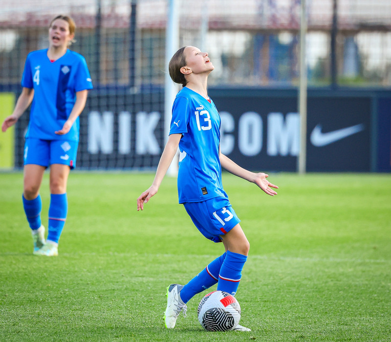 Myndaveisla 1: U15 tapaði gegn Portúgal í fyrradag