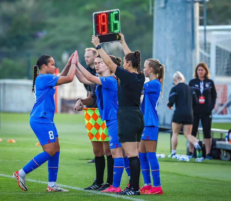 Myndaveisla 1: U15 tapaði gegn Portúgal í fyrradag