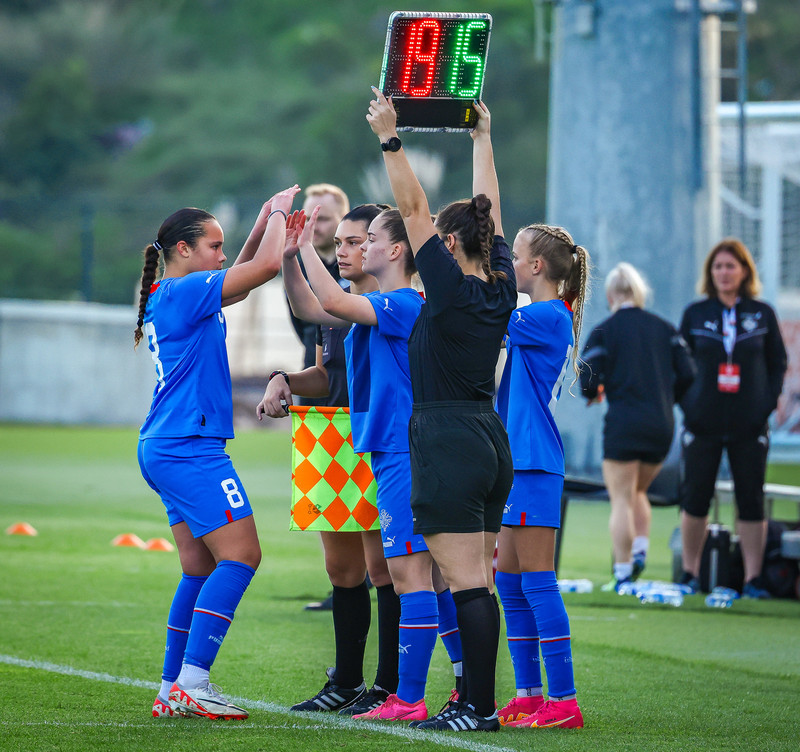 Myndaveisla 1: U15 tapaði gegn Portúgal í fyrradag