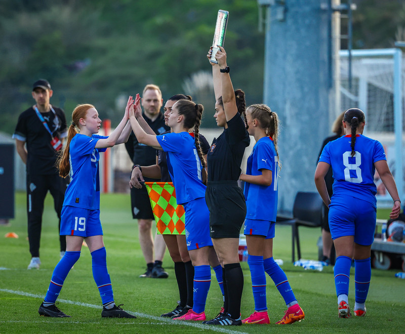 Myndaveisla 1: U15 tapaði gegn Portúgal í fyrradag