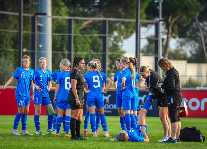 Myndaveisla 1: U15 tapaði gegn Portúgal í fyrradag