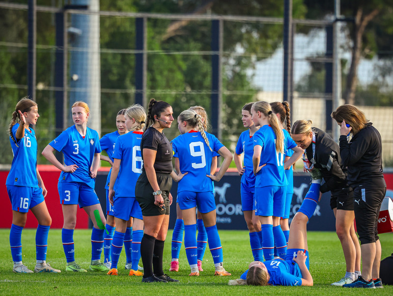 Myndaveisla 1: U15 tapaði gegn Portúgal í fyrradag