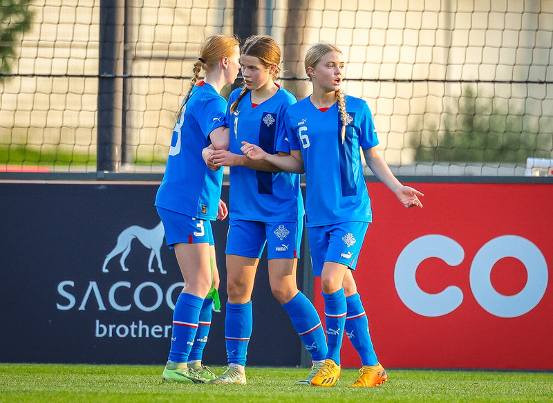 Myndaveisla 1: U15 tapaði gegn Portúgal í fyrradag