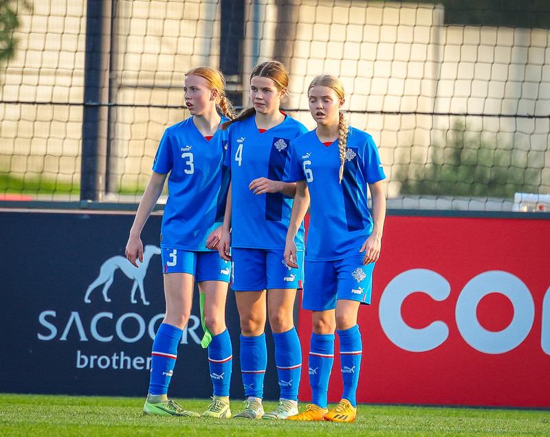 Myndaveisla 1: U15 tapaði gegn Portúgal í fyrradag