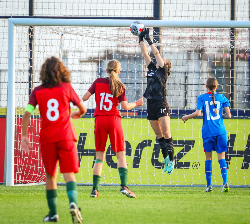 Myndaveisla 1: U15 tapaði gegn Portúgal í fyrradag