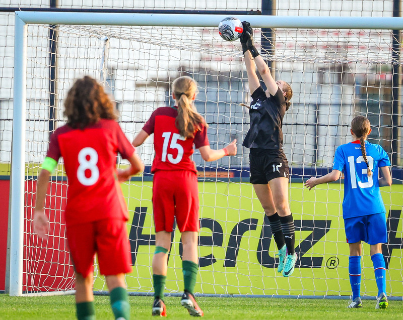 Myndaveisla 1: U15 tapaði gegn Portúgal í fyrradag