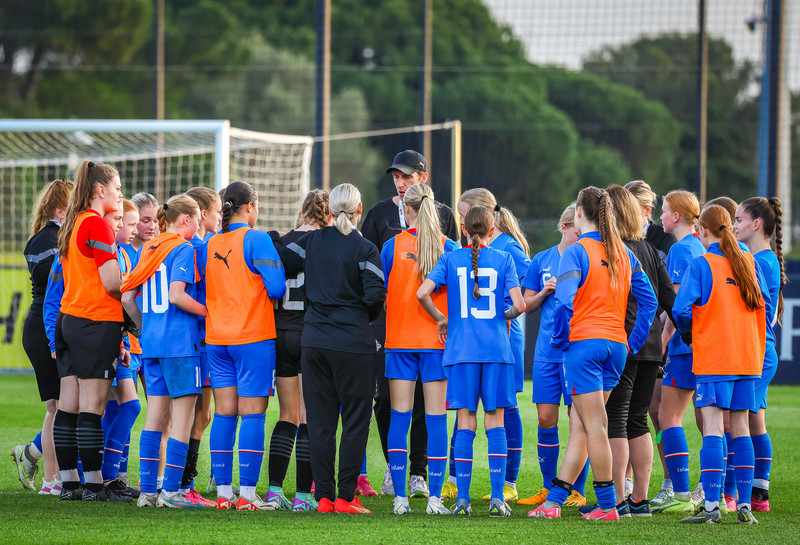 Myndaveisla 1: U15 tapaði gegn Portúgal í fyrradag
