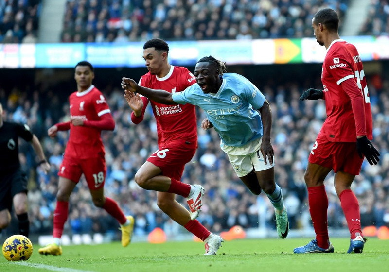 <b>Varnarmaður - Trent Alexander-Arnold (Liverpool): </b> Smellhitti boltann og jafnaði gegn Manchester City.