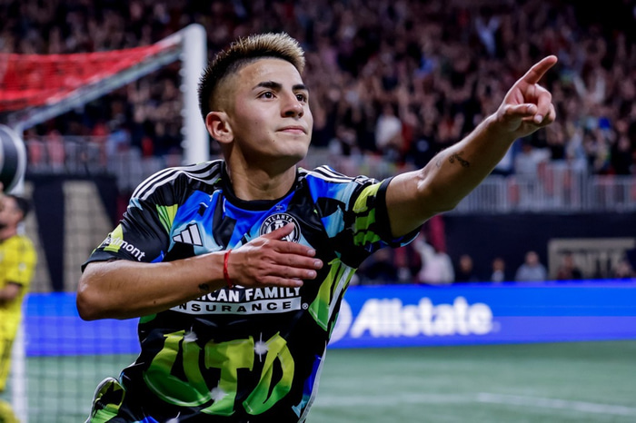 Thiago Almada.
