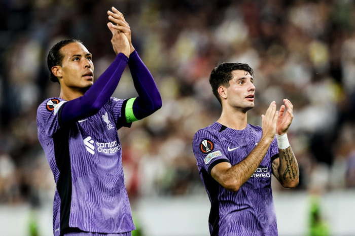 Virgil van Dijk og Dominik Szoboszlai skoruðu mörk Liverpool