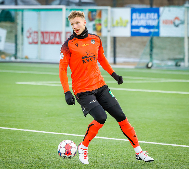 Orri hefur leikið allan sinn meistaraflokksferil með Fylki fyrir utan tvö sumur með Hugin.