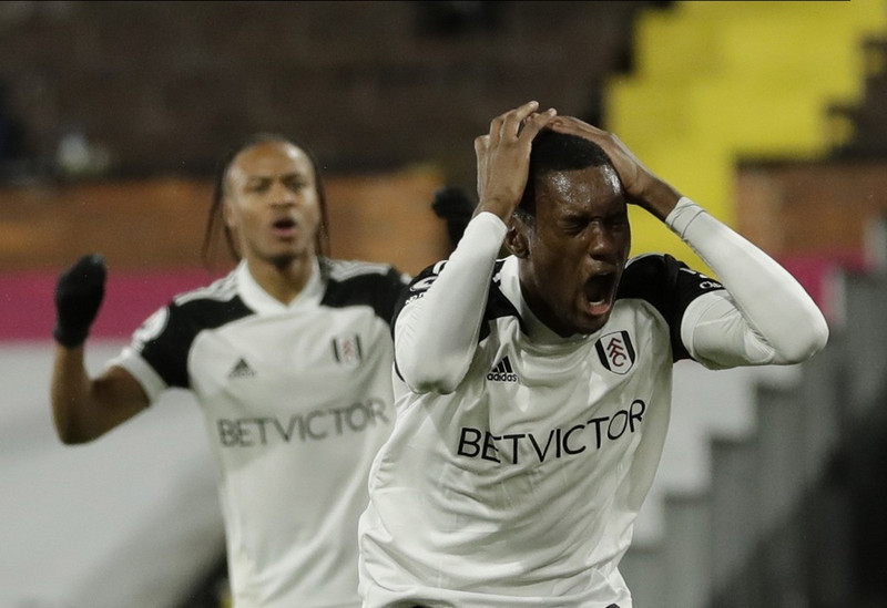 Newcastle leiðir kappið um Tosin