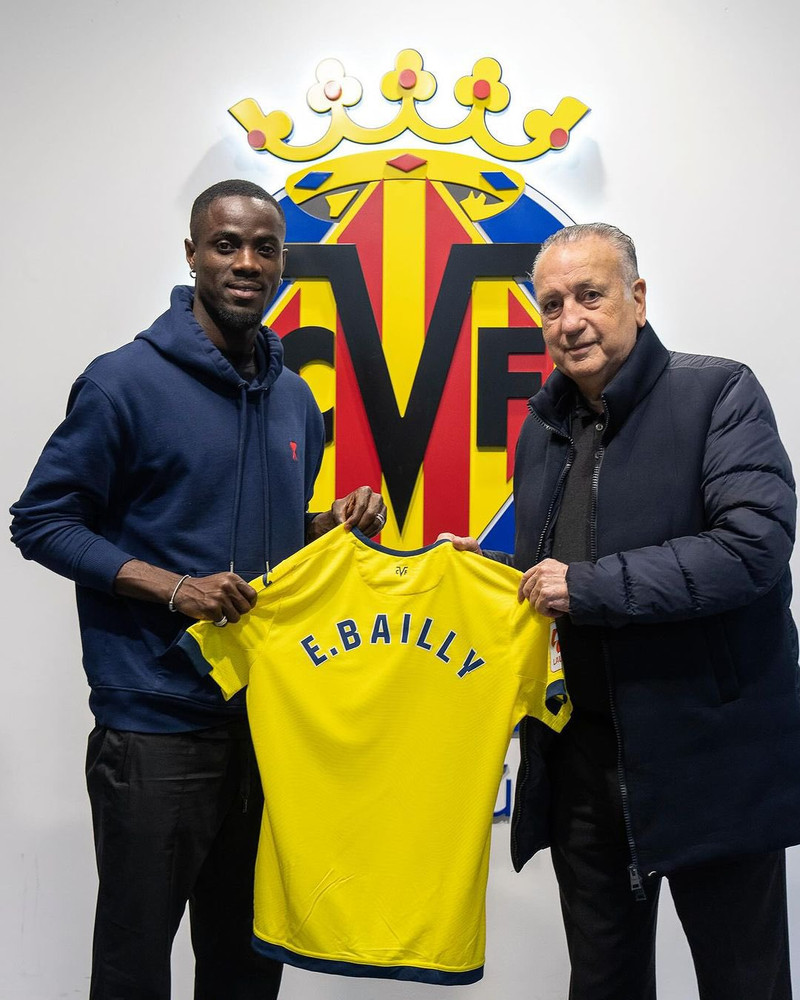 Bailly er kominn aftur í gult.