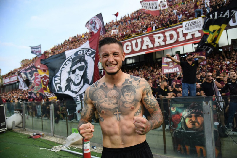 Napoli selur Elmas og kaupir Mazzocchi (Staðfest)