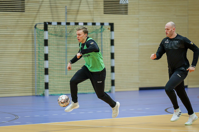 Íslenska handboltalandsliðið hefur leik á EM í dag.