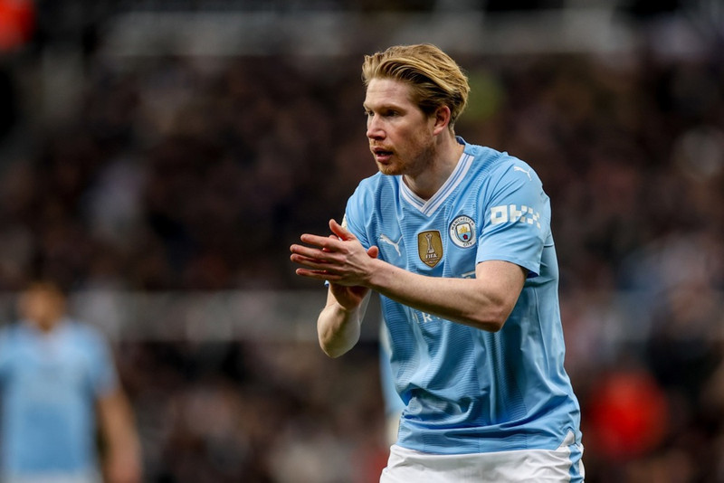 Sjö stoðsendingar frá De Bruyne.