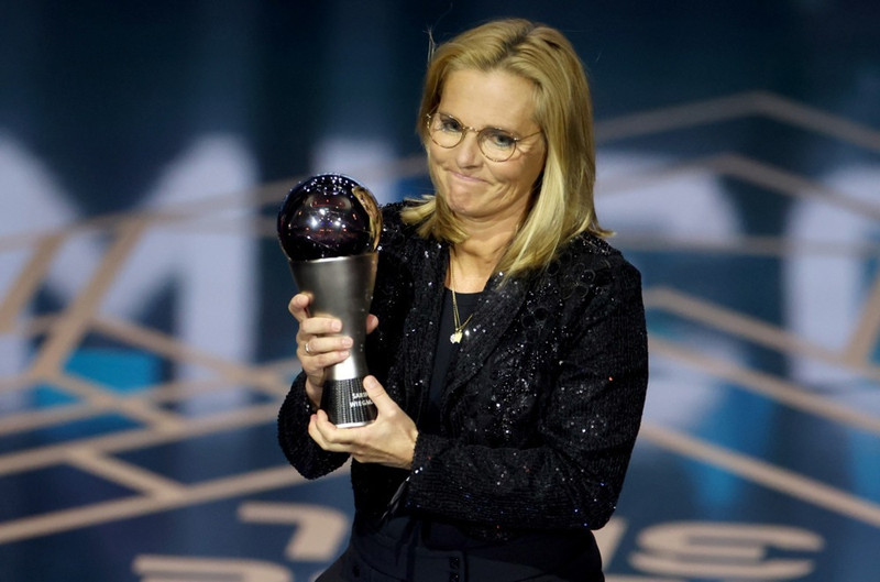 Sarina Wiegman framlengir hjá Englandi