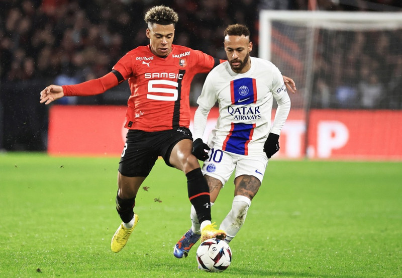 Desire Doue gegn Neymar.