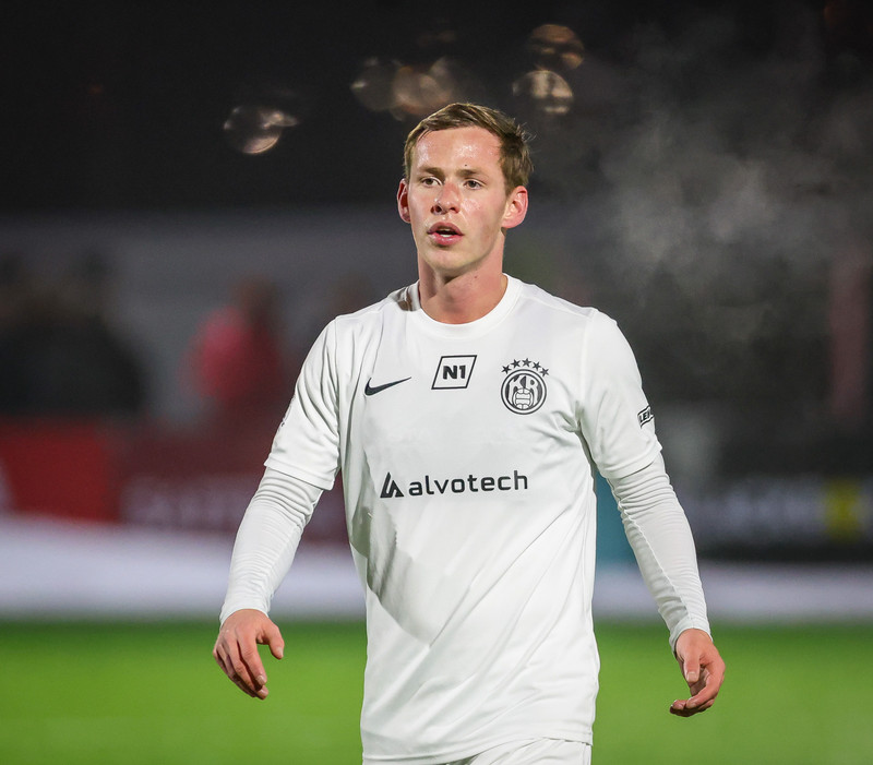 <b>6. Alex Þór Hauksson (4 landsleikir), 24 ára, frá Öster í KR</b> - Það var erfitt fyrir marga Stjörnumenn að sjá þennan útsjónarsama miðjumann ganga í raðir KR. Alex er mikill leiðtogi sem verður í lykilhlutverki í Vesturbænum.