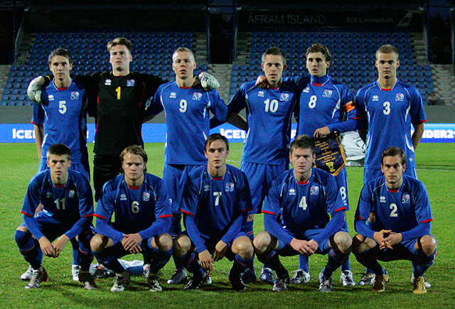 U21 fyrir umspilsleik gegn Skotlandi árið 2010.