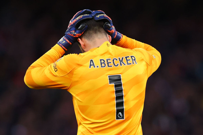Alisson er frá í mánuð