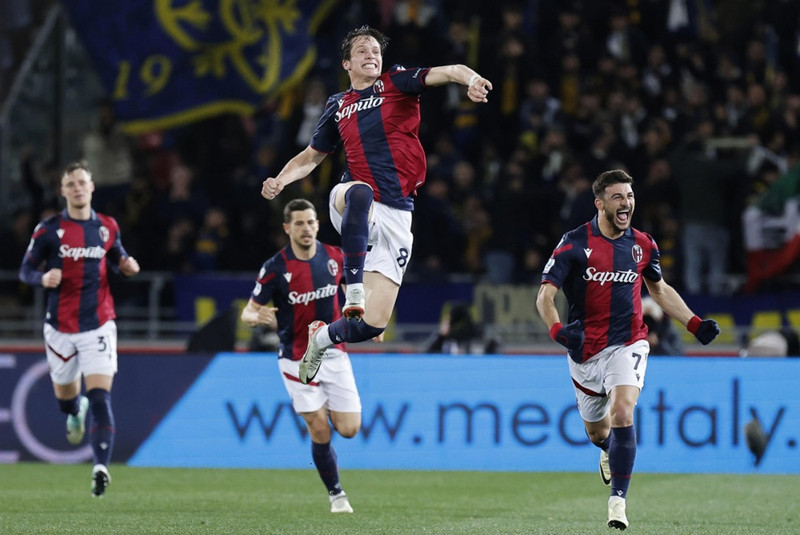 Ítalía í dag - Bologna heimsækir Napoli
