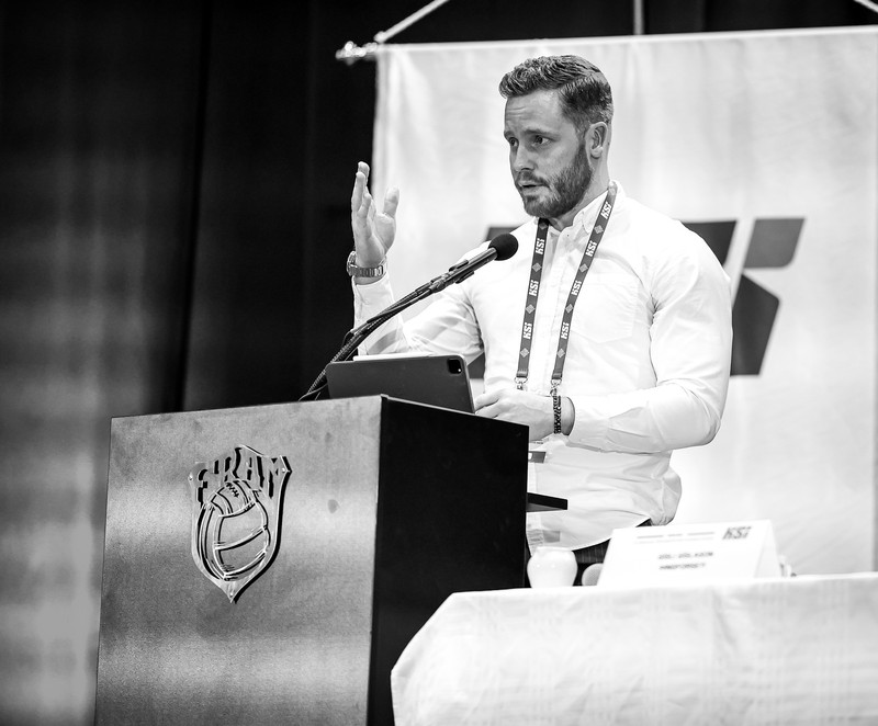 Arnar Sveinn er forseti leikmannasamtakanna.