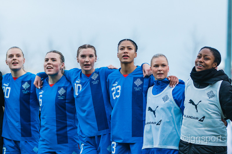 Myndaveisla frá sigri Íslands á Serbíu í gær