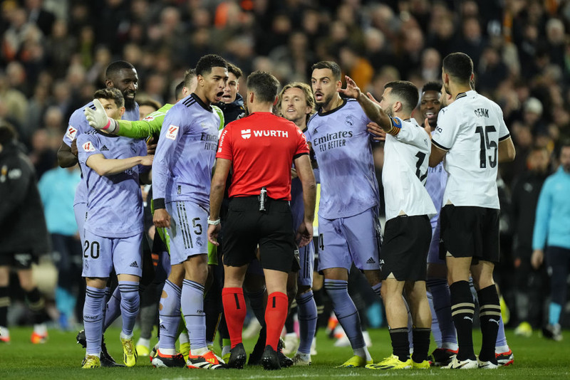 Dómaraskandall á Mestalla - Ætla að áfrýja rauðu spjaldi Bellingham