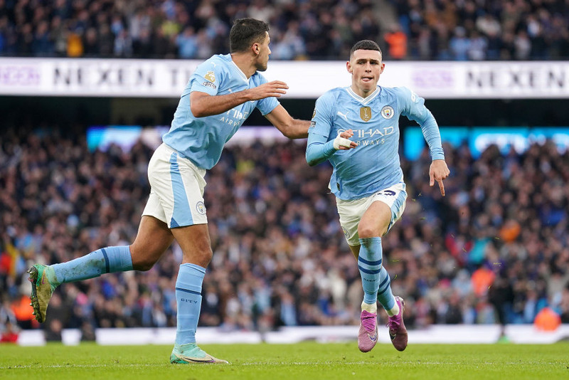 Phil Foden skoraði tvö fyrir Man City