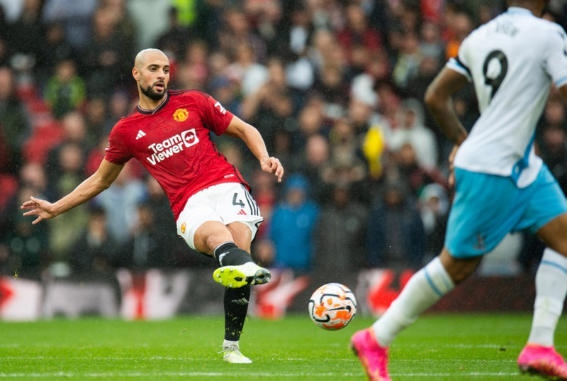 Man Utd ætlar ekki að nýta sér ákvæði í samningi Amrabat
