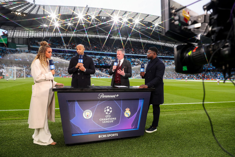 Carragher drakk átta bjóra og tók síðan viðtal við Sancho - „Hann er kominn í skammarkrókinn“