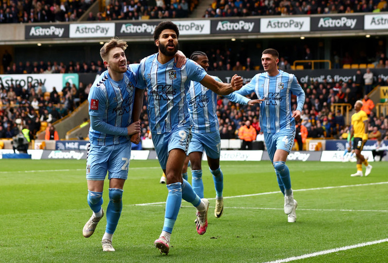<b>5. Coventry City</B> - Vöktu mikla athygli í bikarnum á síðasta tímabili. Eru með ansi flotta sóknarlínu með Brandon Thomas-Asante, Haji Wright, Ephron Mason-Clark og Ellis Simms.