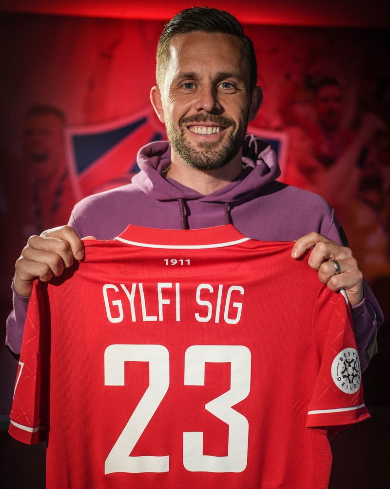 Verður í treyju númer 23.