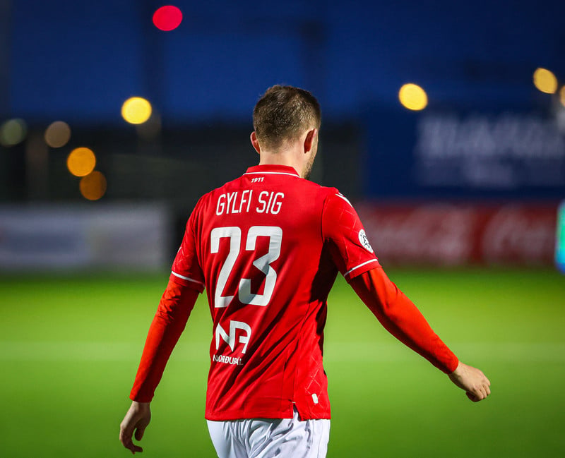 Gylfi gerði tveggja ára samning við Valsmenn.