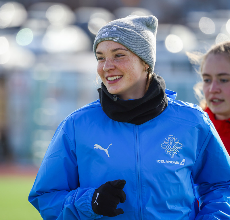 'Þetta eru frekar ólík hlutverk en maður gerir þau alltaf 100%'