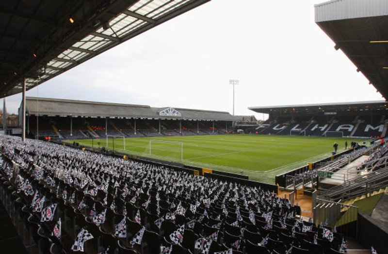 Eigandi Fulham biður stuðningsmennina afsökunar