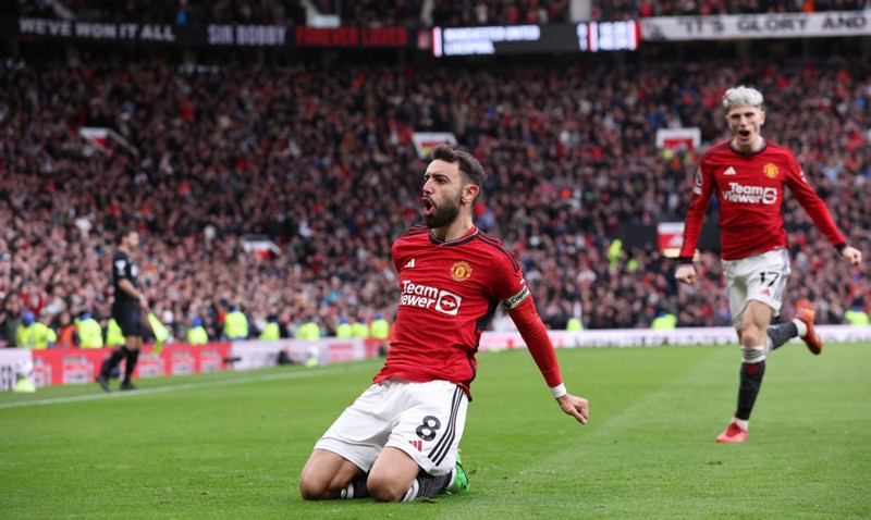 England í dag - Man City einum sigri frá titlinum