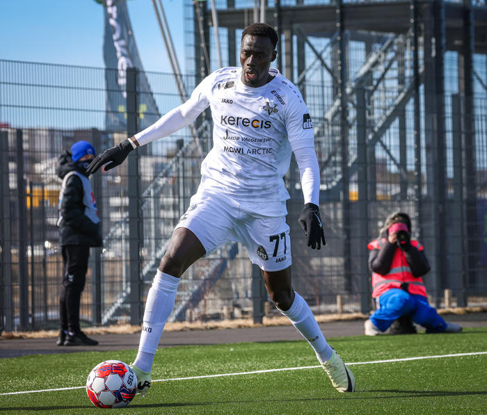 Betur fór en á horfðist en Fall er þó líklega rifbeinsbrotinn.