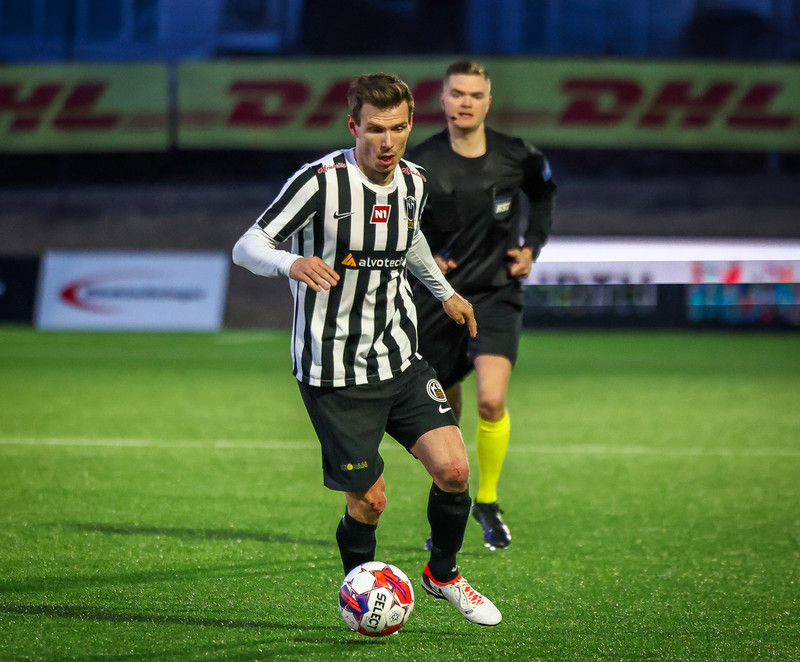 Þurfa að skoða Elmar aftur.
