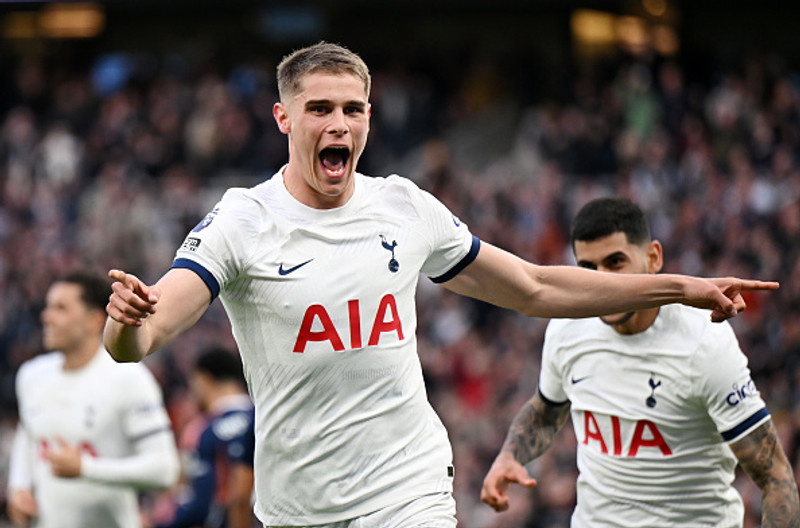 <b>Varnarmaður: Micky van de Ven (Tottenham Hotspur)</b> - Í annað sinn í liði umferðarinnar. Geggjaður varnarmaður sem var með stoðsendingu í sigri gegn Manchester United.